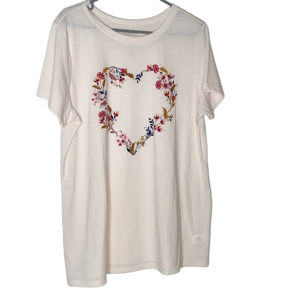 Torrid short sleeve tee shirt. Size L